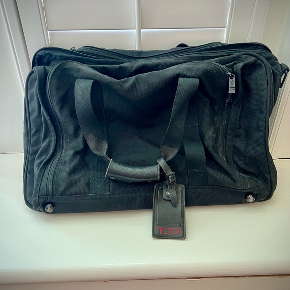 Tumi Black Duffel Bag for Men - Picture 1 of 4